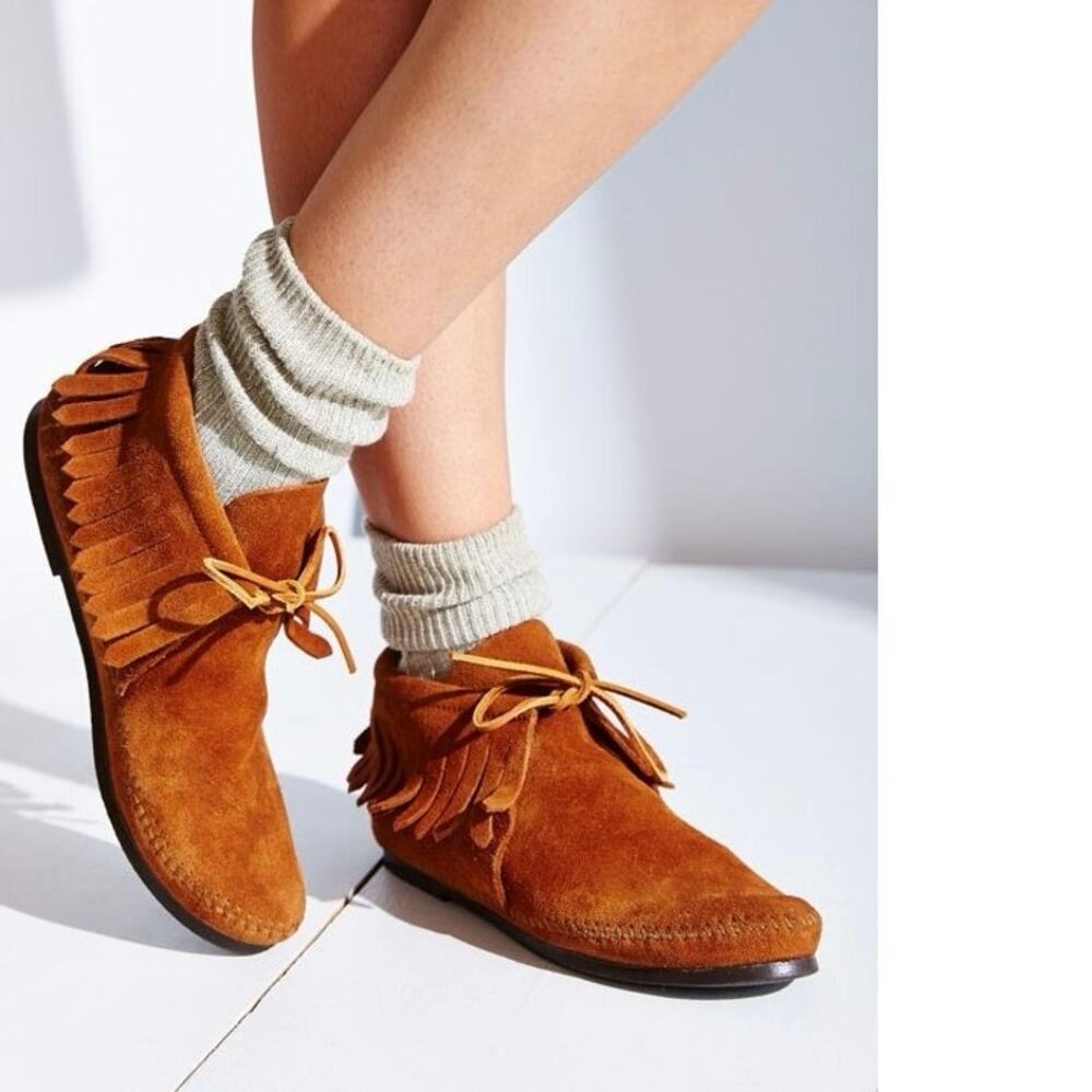 Minnetonka Women’s Size 6 Brown Suede Fringe Moccasin Ankle Boots Boho Western